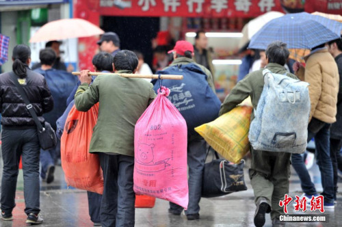 聚焦春節(jié)&ldquo;恐歸族&rdquo;：近鄉(xiāng)情怯，恐懼何來？(圖)