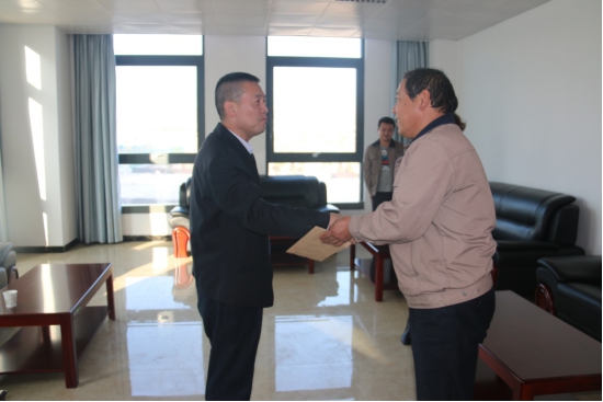 青海物產(chǎn)集團(tuán)黨委開展以&ldquo;迎接黨的十九大勝利召開&rdquo;為主題的走訪慰問活動(dòng)